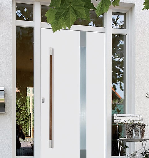 weiße Haustür – bei Seeckts in Göttingen