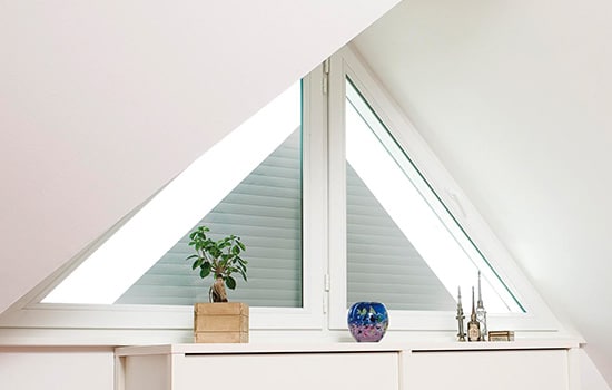 Lakal Rollläden für Giebelfenster bei Seeckts Bauelemente